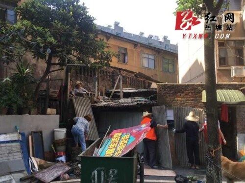 江濱社區(qū)成功拆除一處違章搭建