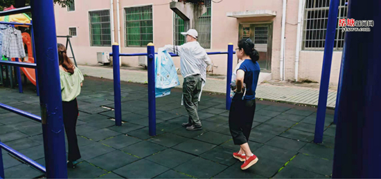晓塘社区：全面开展整治占用健身器材行动