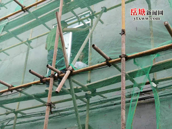 防微杜渐  三角坪社区做好建筑工地安全生产工作