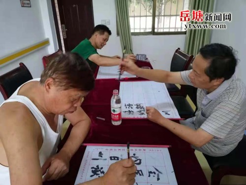 党建领航 江滨社区文化活动室成了老人们的另一个“家”