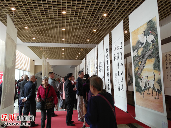 松海书画会重阳书画展开幕