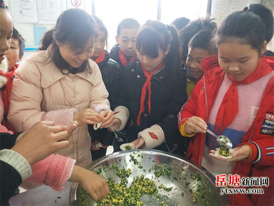 “樂享冬至，繽紛你我” 紅霞學(xué)校舉行冬至文化實踐活動