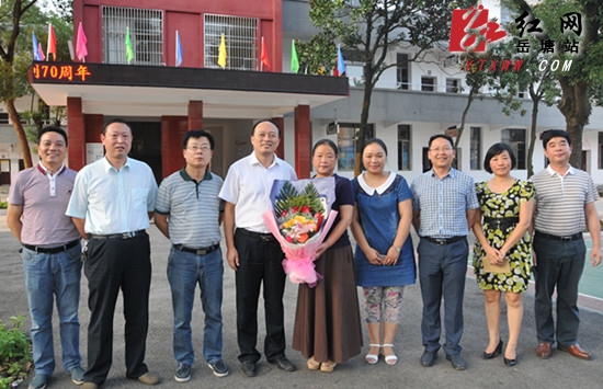 孙银生带队开展教师节前走访慰问活动